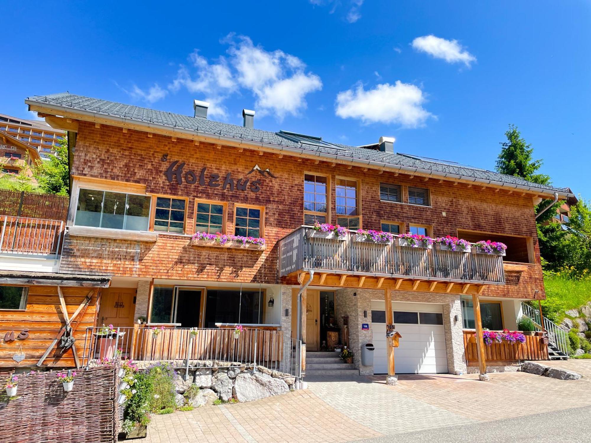 Damuelser Holzhus Apartamento Exterior foto