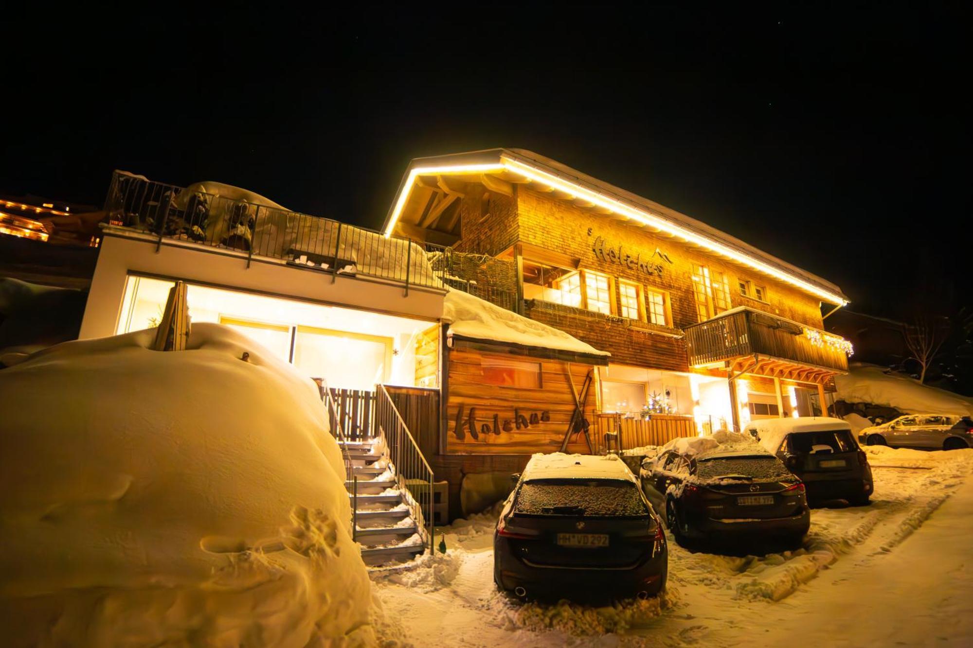 Damuelser Holzhus Apartamento Exterior foto