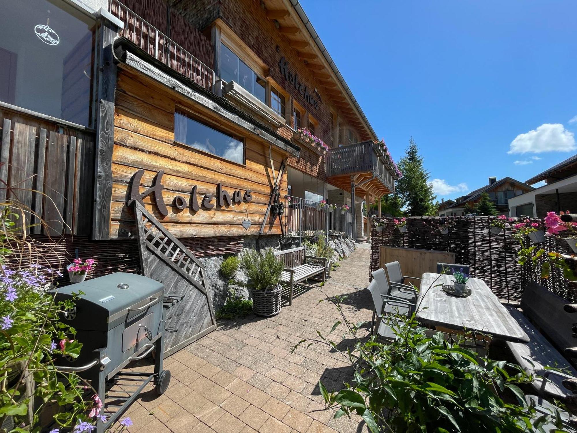 Damuelser Holzhus Apartamento Exterior foto